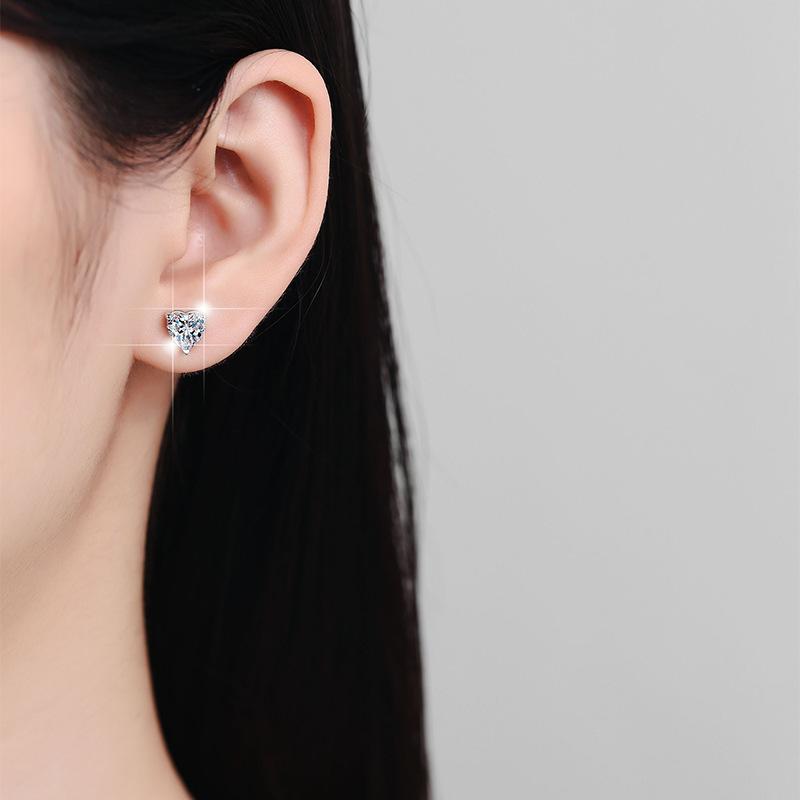 S925 Sterling Silver Heart-Shaped Earrings Synthetic Moissanite Earrings Daily Life Earrings(35%)-648