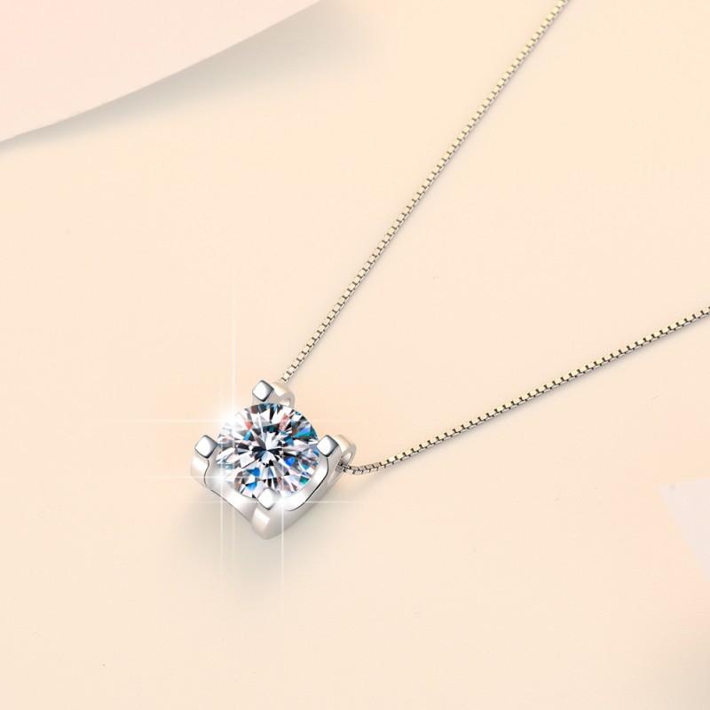 5. S925 Sterling Silver Four-Claw Necklace Synthetic Moissanite Necklace