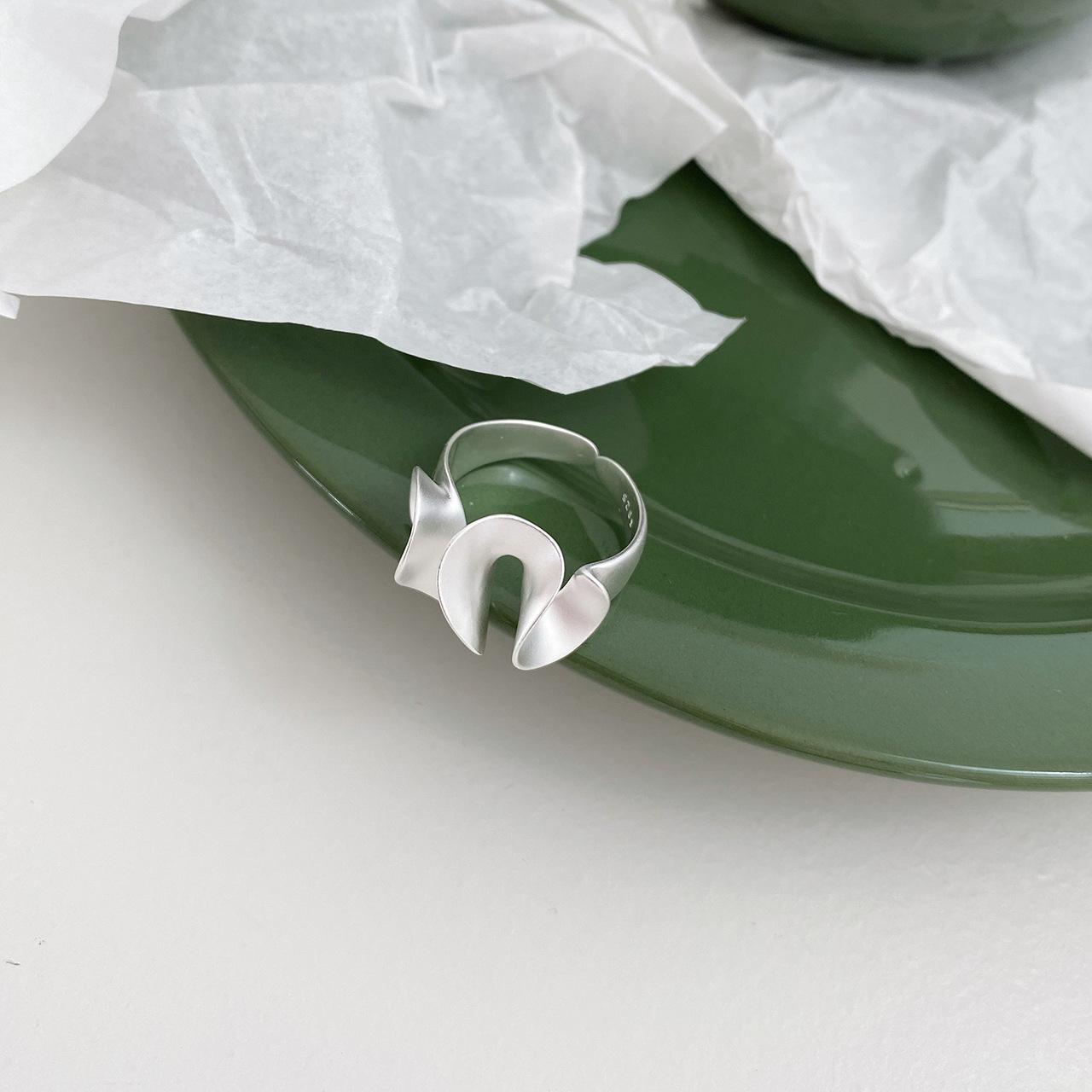 S925 Sterling Silver Irregular Rotating Irregular Shape Frosted Ruffled Pleated Index Finger Ring For Women -551(45%)