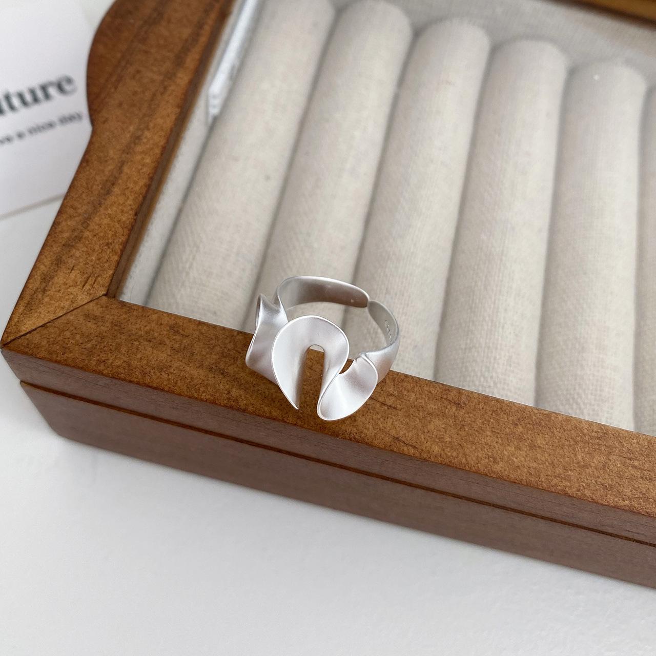 S925 Sterling Silver Irregular Rotating Irregular Shape Frosted Ruffled Pleated Index Finger Ring For Women -551(45%)