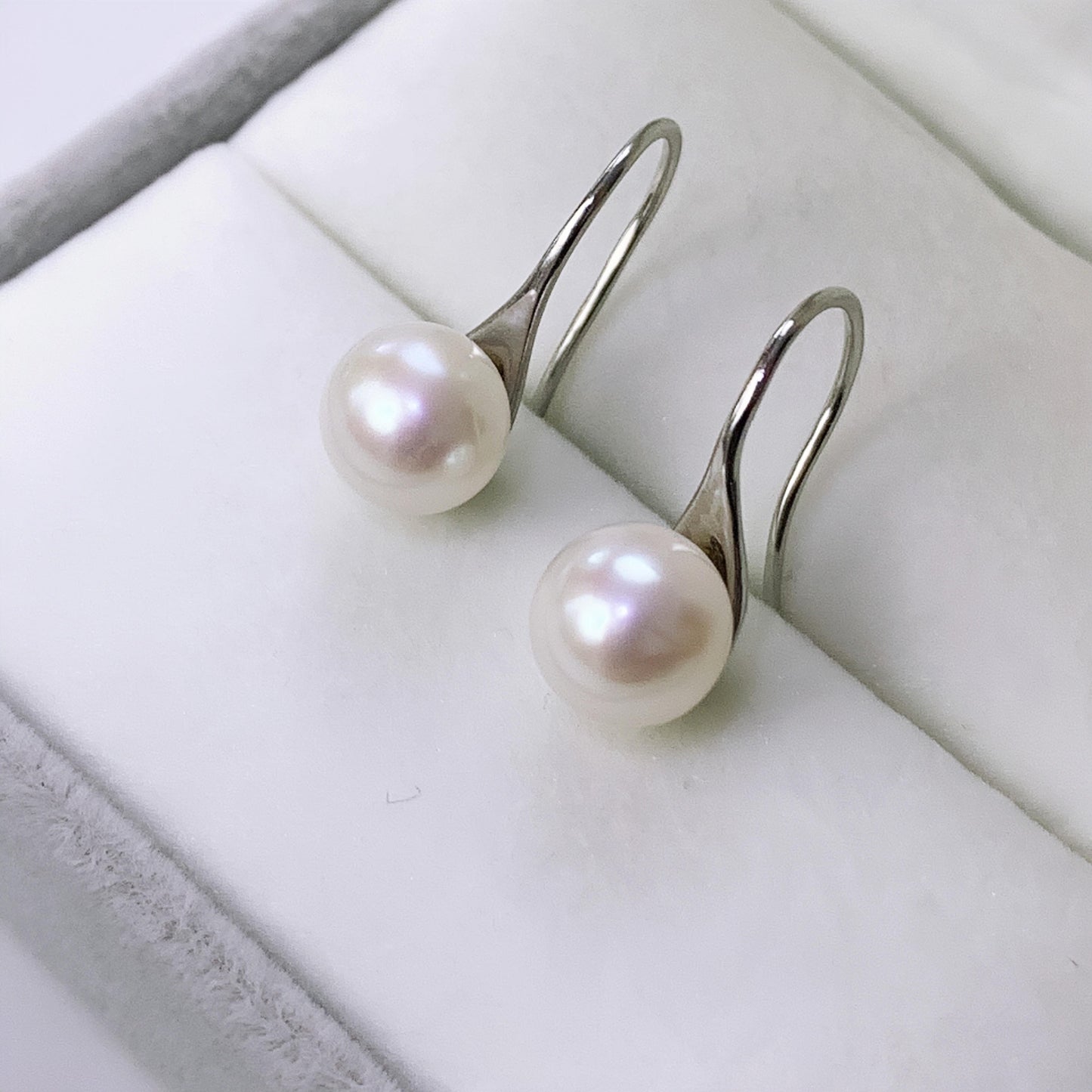 Natural freshwater round pearl earrings /6-7mm subtle blemish Pearl /S925 sterling silver high heel shaped ear hooks