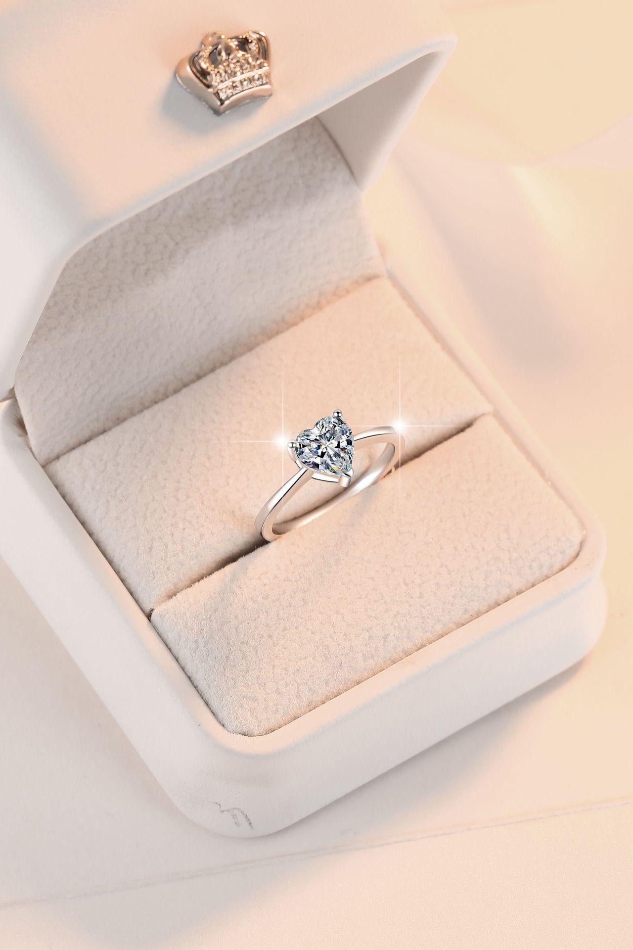 S925 Sterling Silver Heart-Shaped Ring Synthetic Moissanite Ring 1Carat-181(35%)