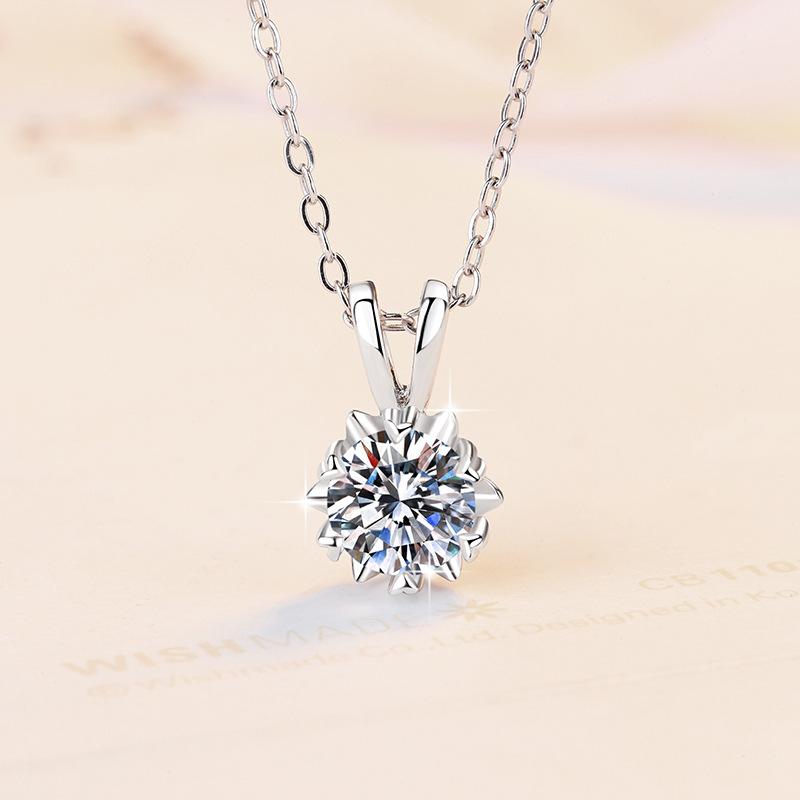 7. S925 Sterling Silver Snowflake Necklace Synthetic Moissanite Necklace