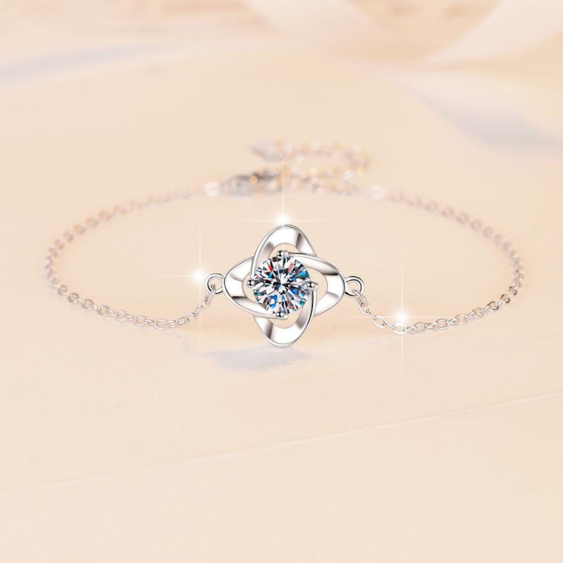 40. 925 Sterling Silver Four Petals Bracelet Synthetic Moissanite Bracelet