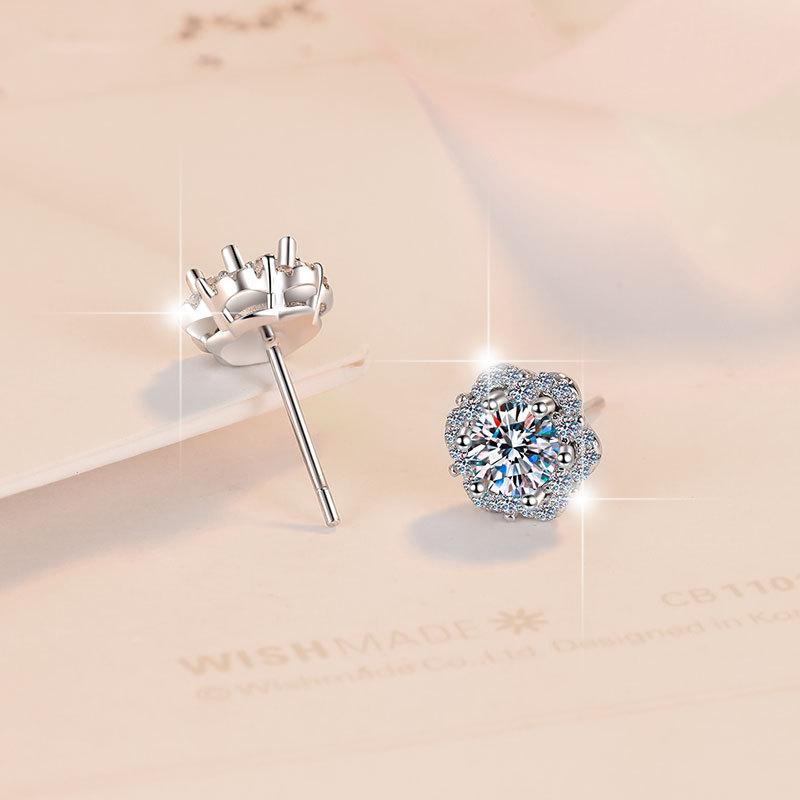 NO11-2. S925 Sterling Silver Stud Earrings for Women Plum Blossom Synthetic Moissanite Earrings