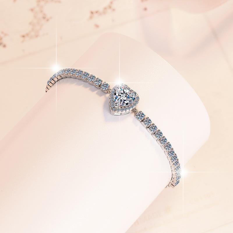 55. S925 Sterling Silver  Heart-Shaped Starry Sky Bracelet Synthetic Moissanite Bracelet