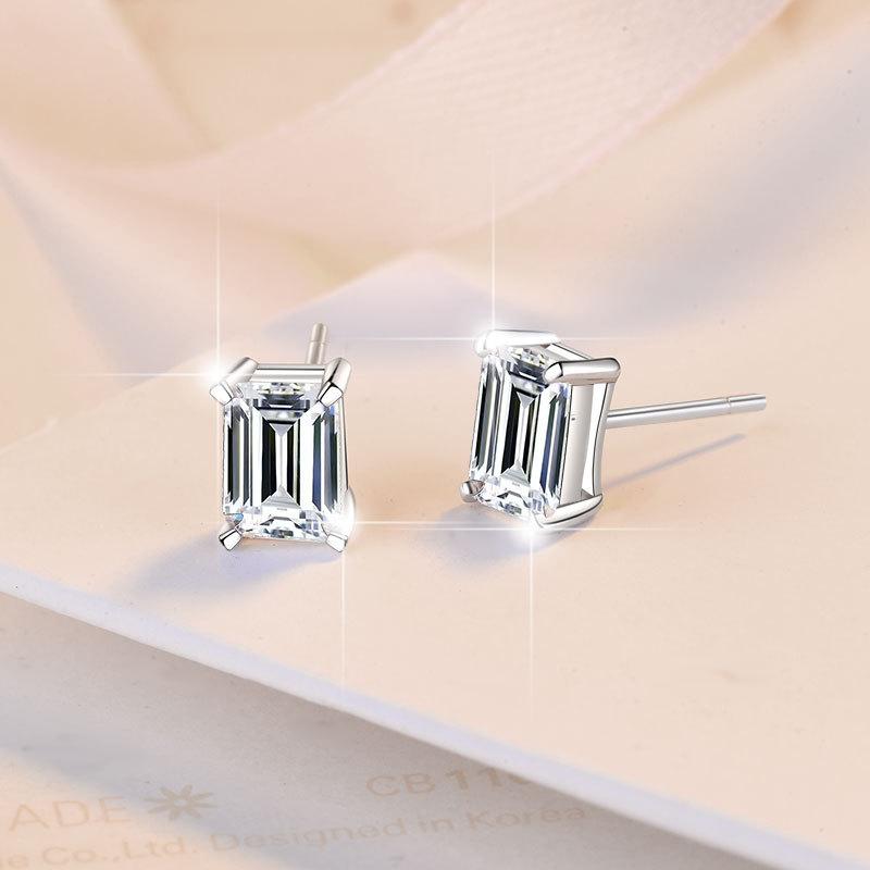 29. S925 Sterling Silver Grandma Cut Earrings Earrings Synthetic Moissanite