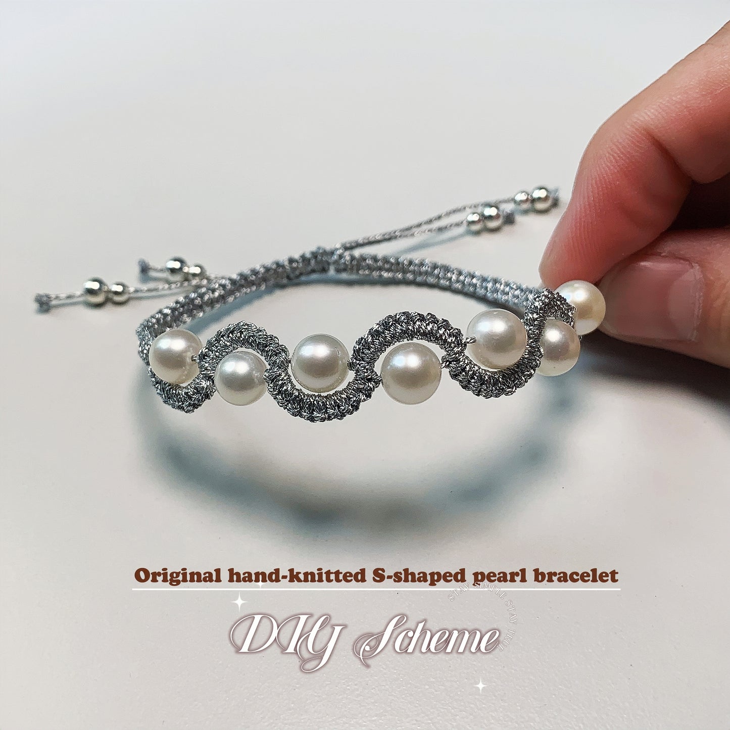 2.Original hand-knitted S-shaped pearl bracelet