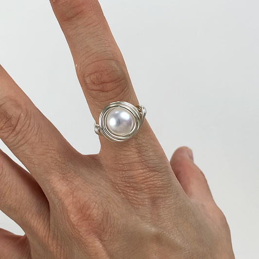 37.Rose pearl ring