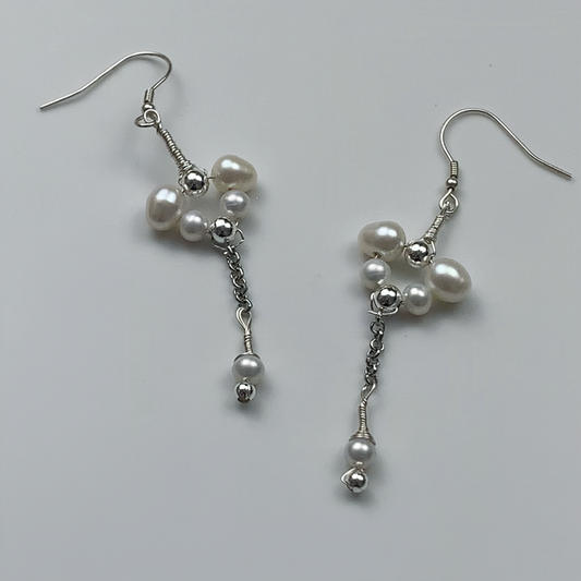 46.Butterfly pearl earrings