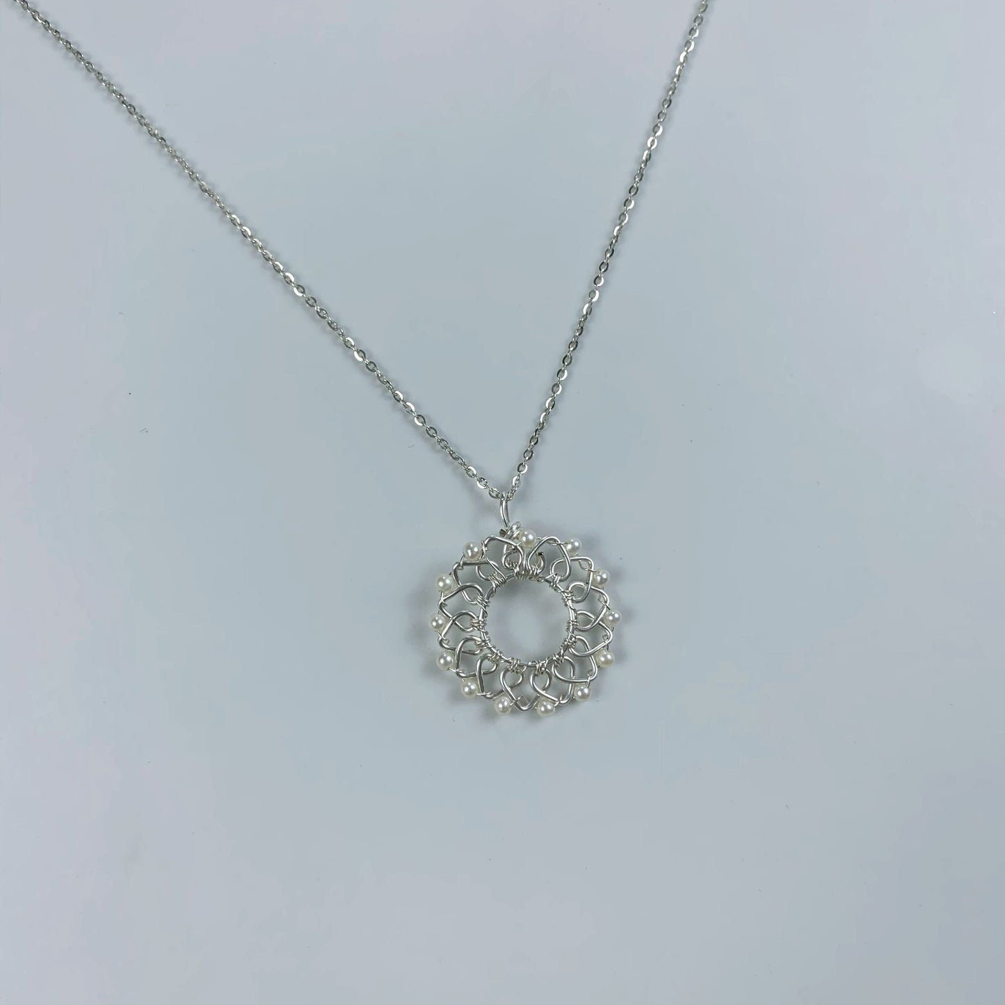 70.Geometric lace pearl pendant