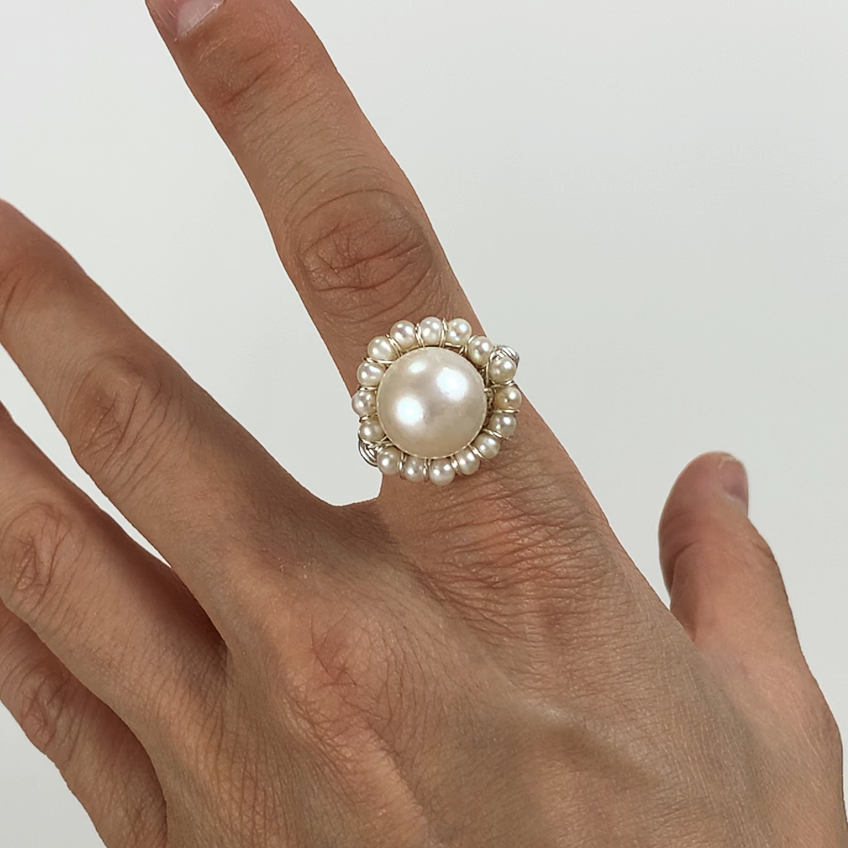 88.Edison ring with pearl lace