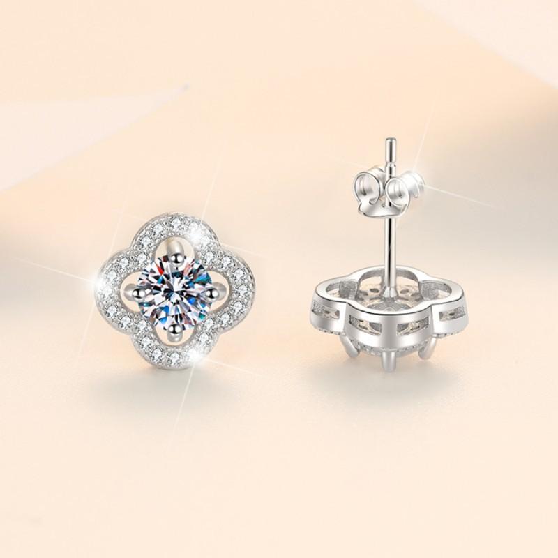 S925 Sterling Silver  Four Petals Ear Stud Synthetic Moissanite Stud Earrings Daily Life Earrings(35%)603